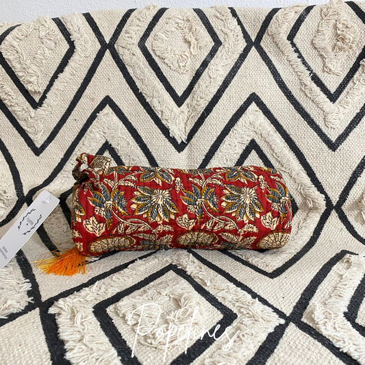 Estuche pequeño rojo