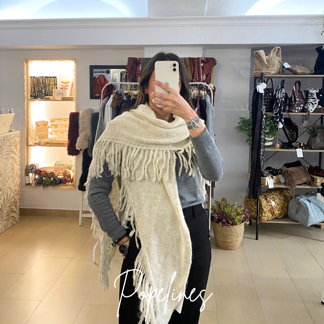 Capa lana flecos beige
