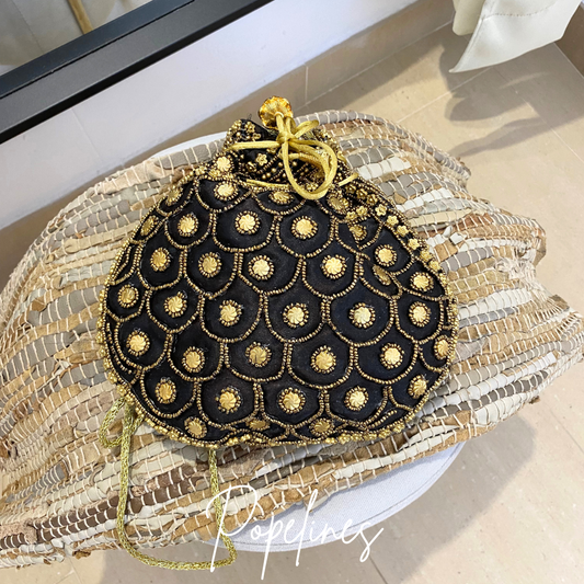 Bombonera cuentas doradas forma