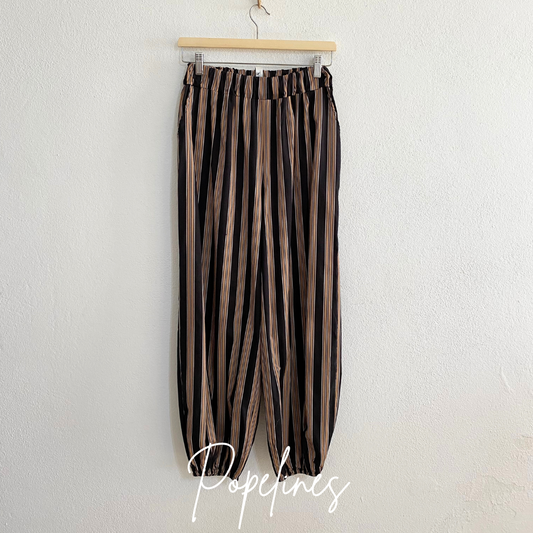 Pantalón bombacho listas negro