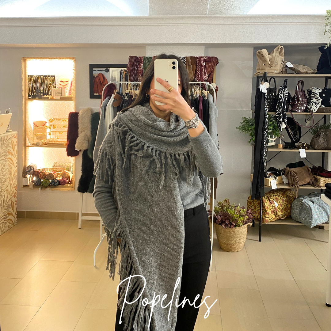 Capa lana flecos gris