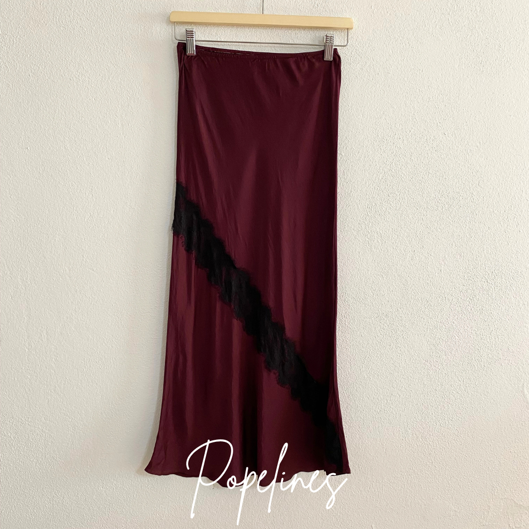 Falda encaje vino