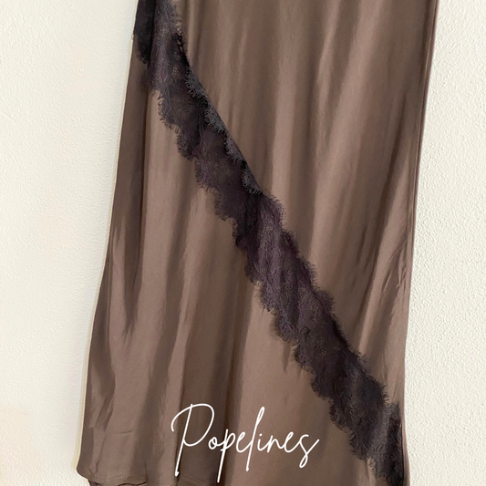 Falda encaje chocolate