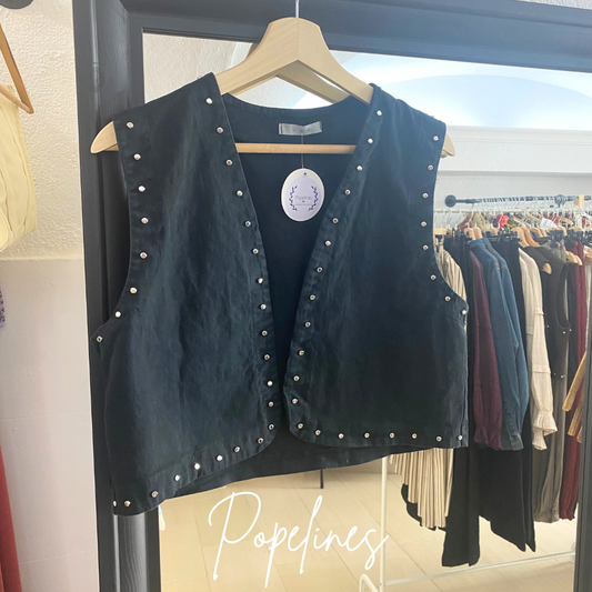 Chaleco tachuelas negro