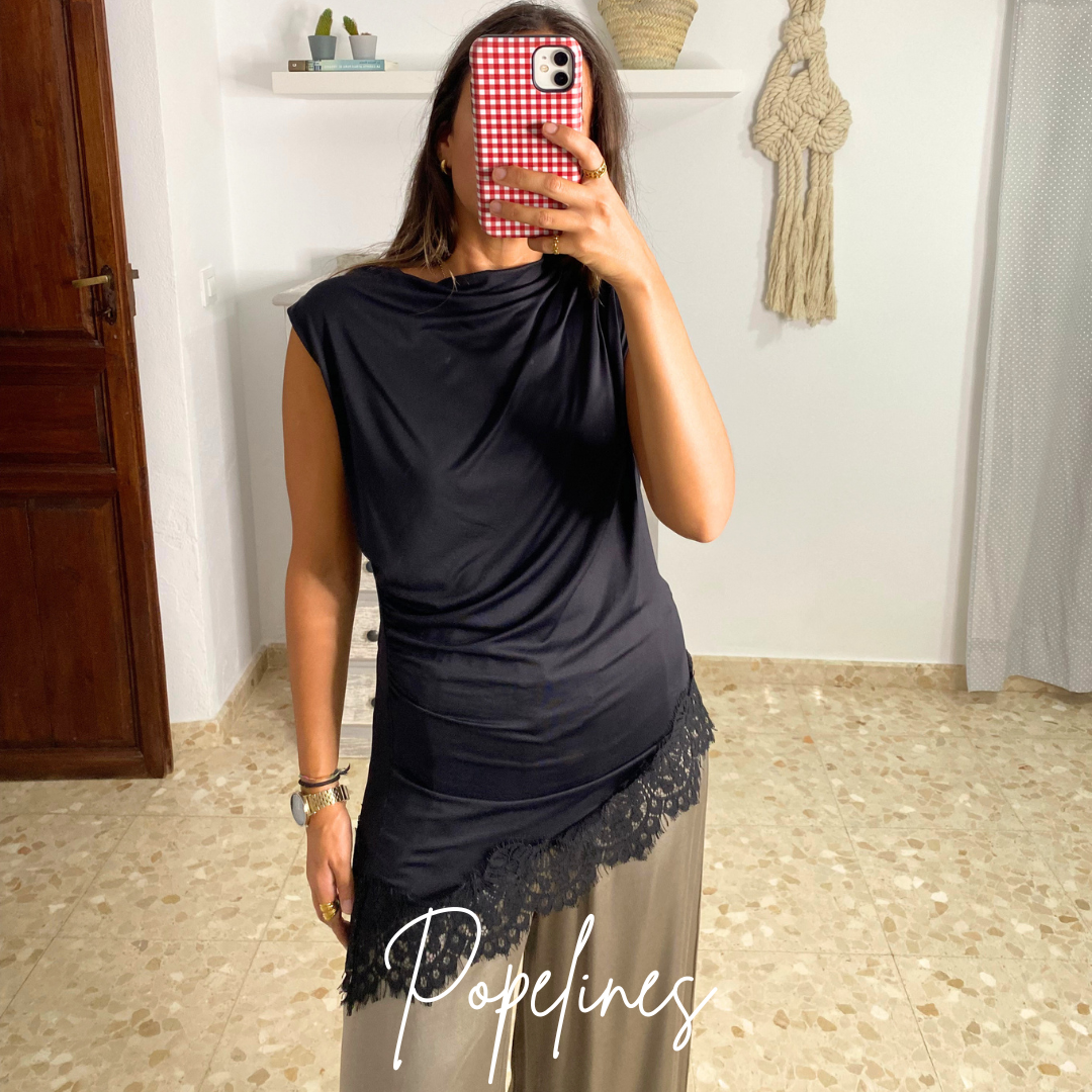 Top encaje negro