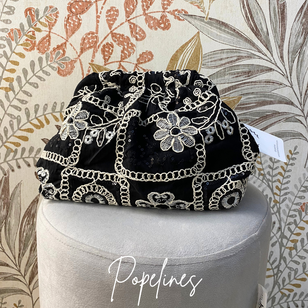 Bolso bordado flores negro
