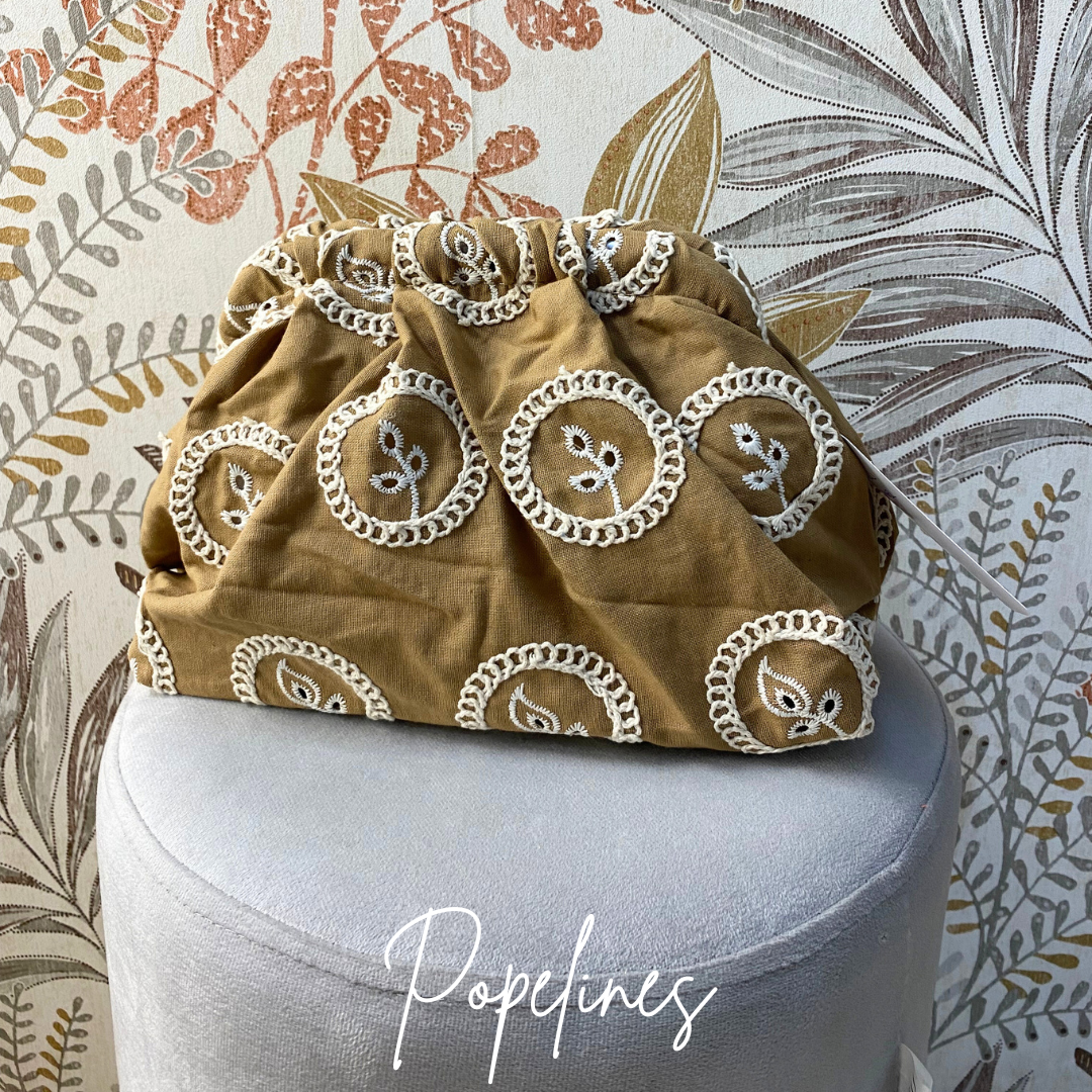 Bolso bordado flores camel