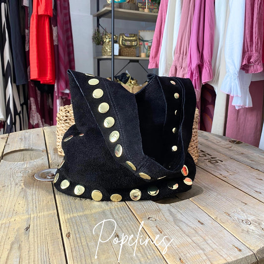 Bolso tachuelas doradas negro