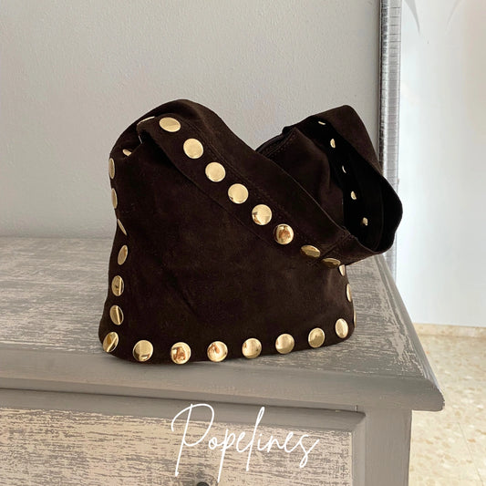 Bolso tachuelas doradas chocolate
