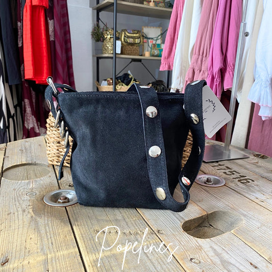 Bandolera asa tachuelas negra