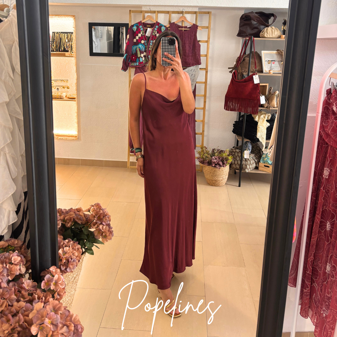 Vestido satinado vino