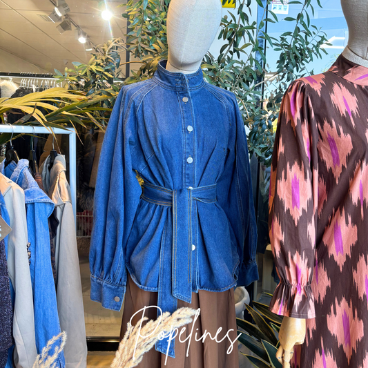 Chaqueta vaquera detalles manga