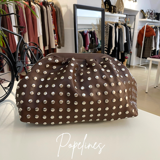 Bolso mini tachuelas chocolate