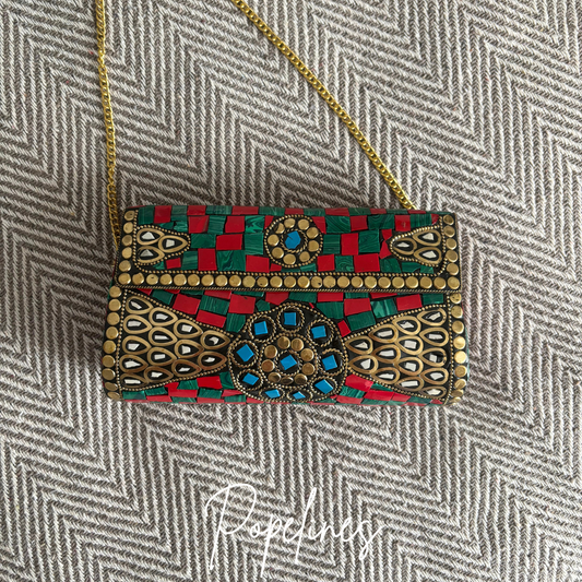 Bolso de latón verde y coral