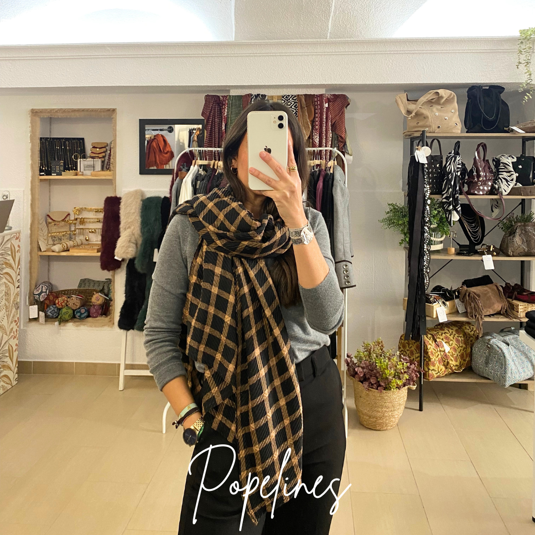 Pañuelo estampado cuadros