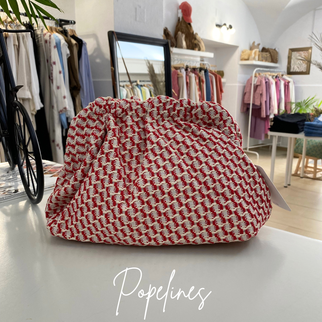 Bolso rojo.