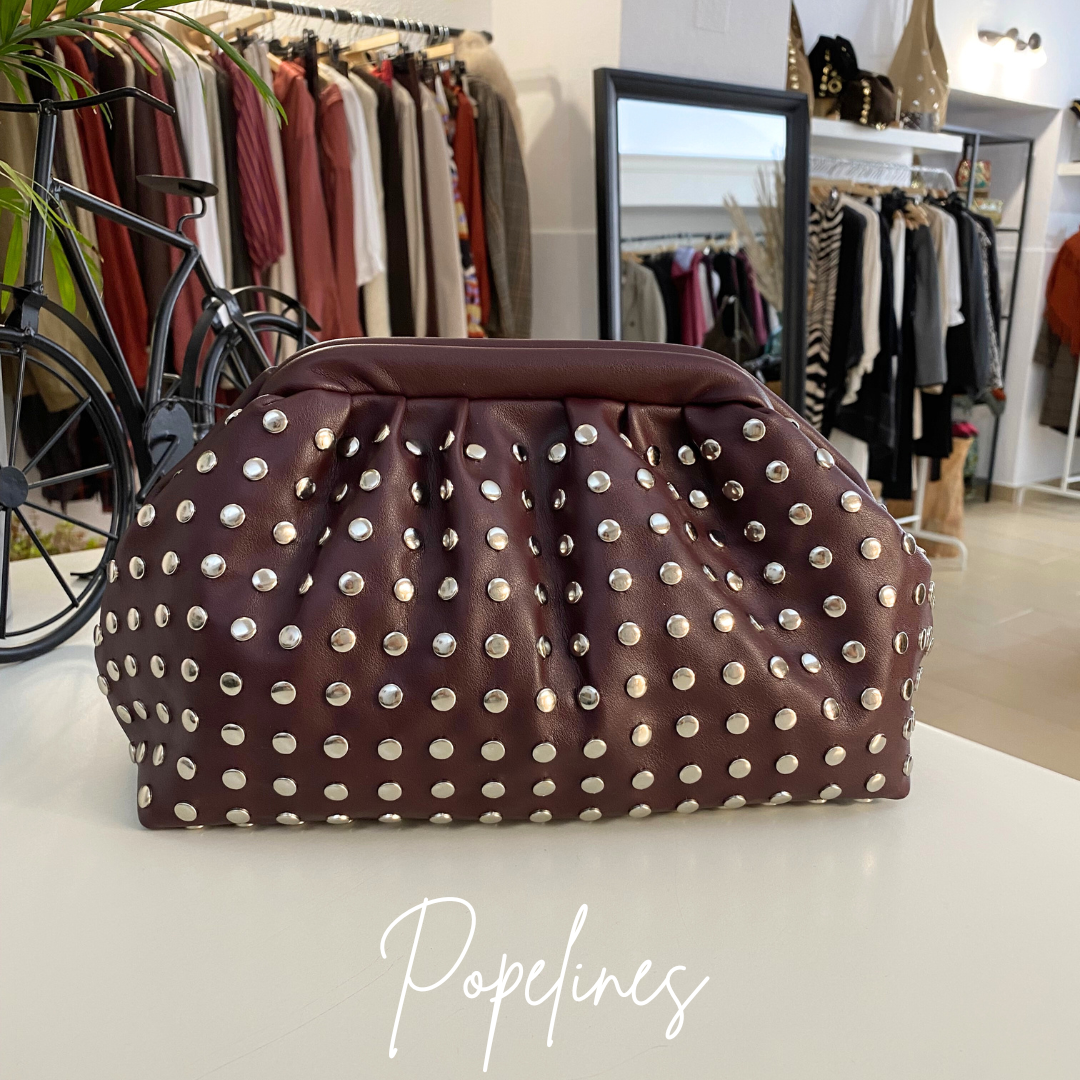 Bolso mini tachuelas vino