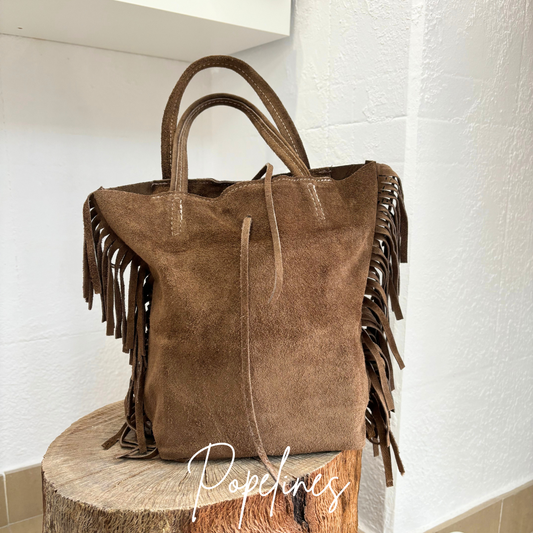 Bolso flecos camel.