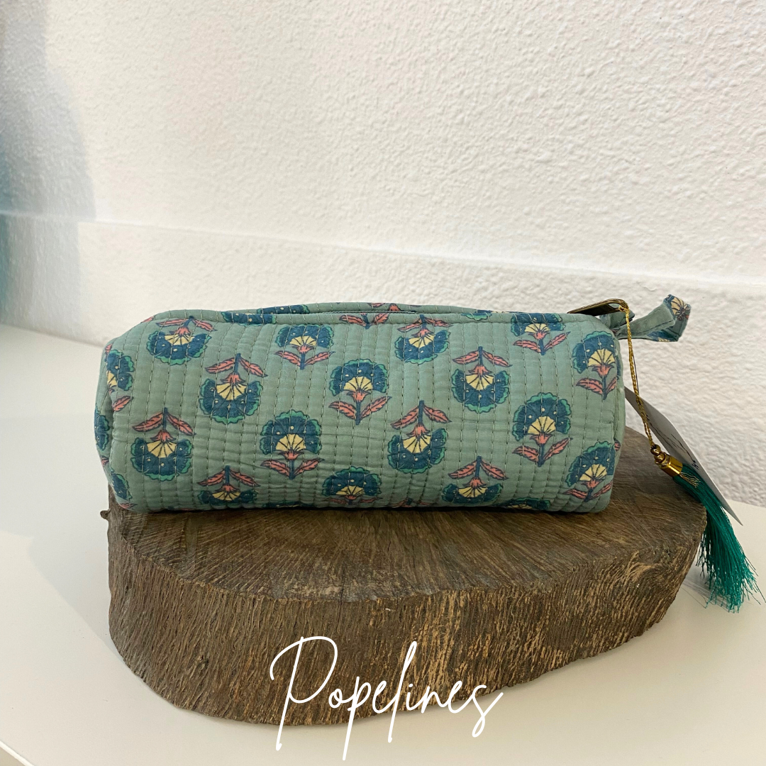 Estuche pequeño azul claro