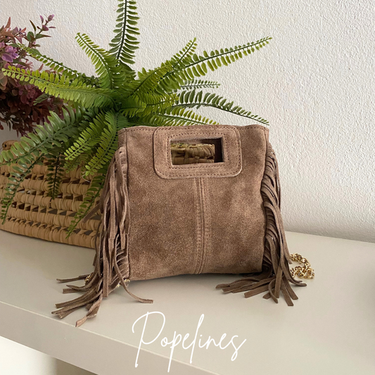 Bolso mini flecos camel.