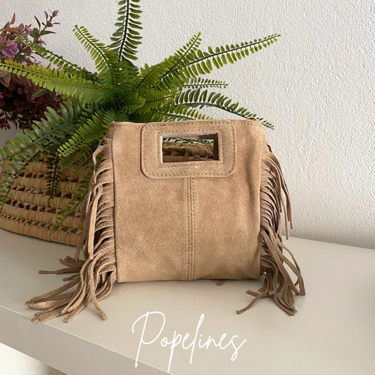 Bolso mini flecos beige.