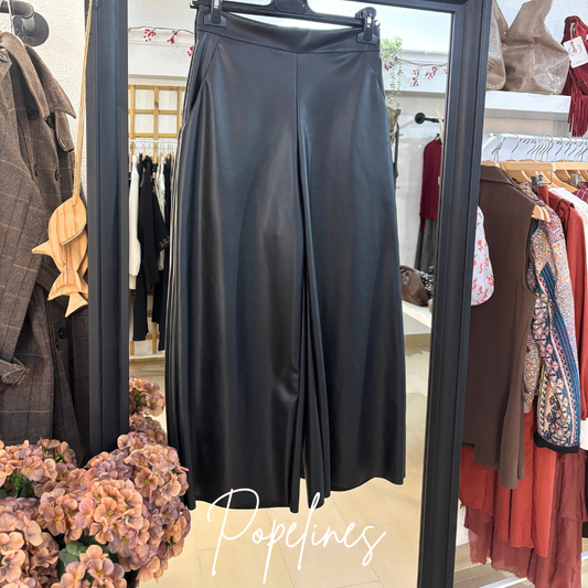 Pantalón polipiel negro