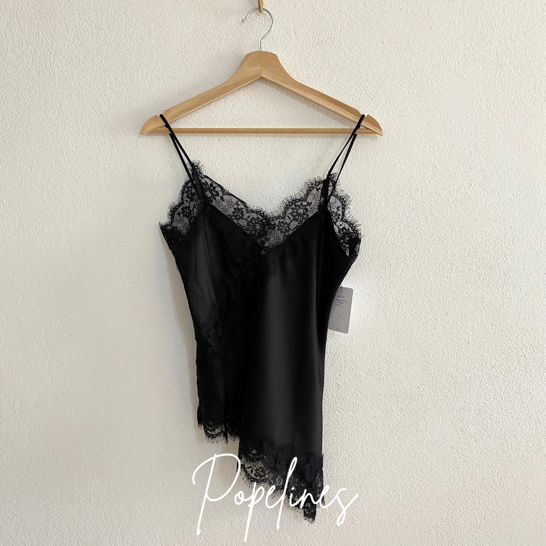 Top encaje asimétrico negro