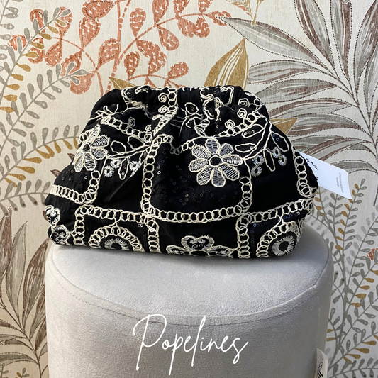 Bolso bordado flores negro