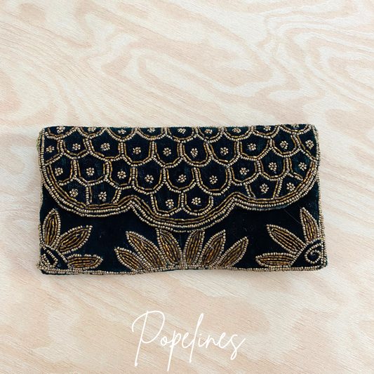 Cartera abalorios verde
