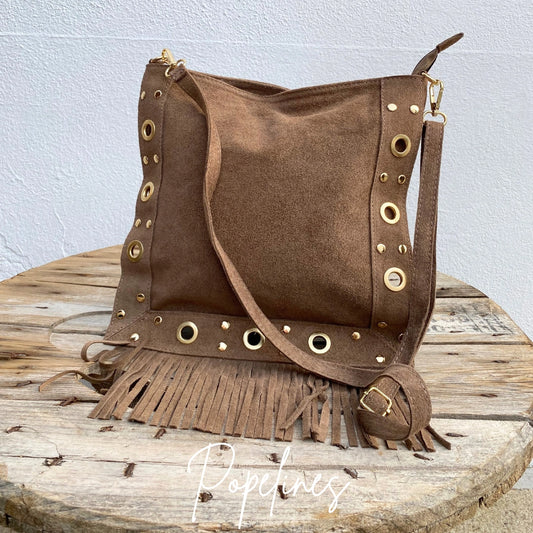 Bolso plano tachuelas camel
