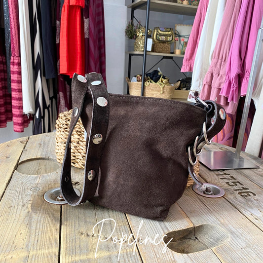 Bandolera asa tachuelas marrón