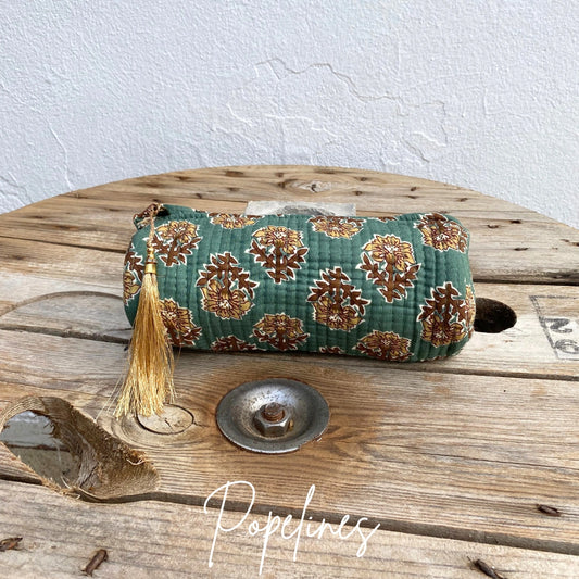 Estuche verde oscuro